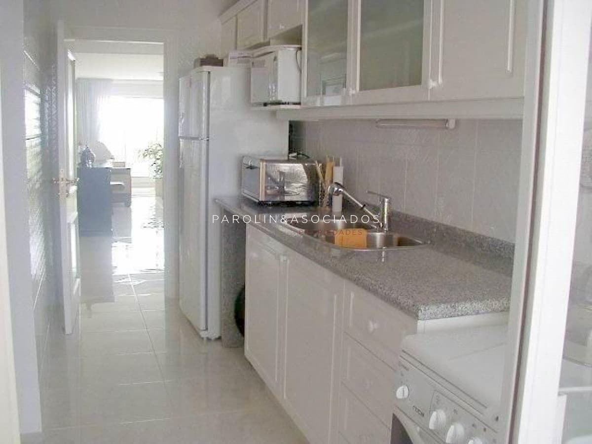 Apartamento de 3 dormitorios en Coral Tower, Punta del Este.