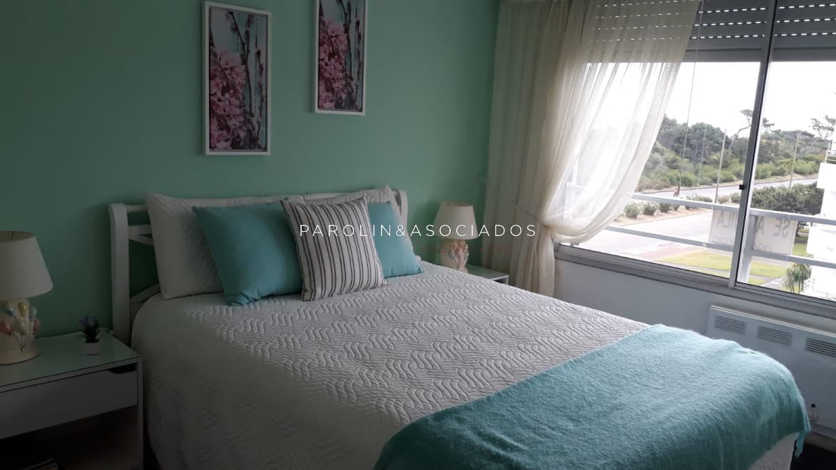 Apartamento de 1 dormitorio en venta en Punta del Este.