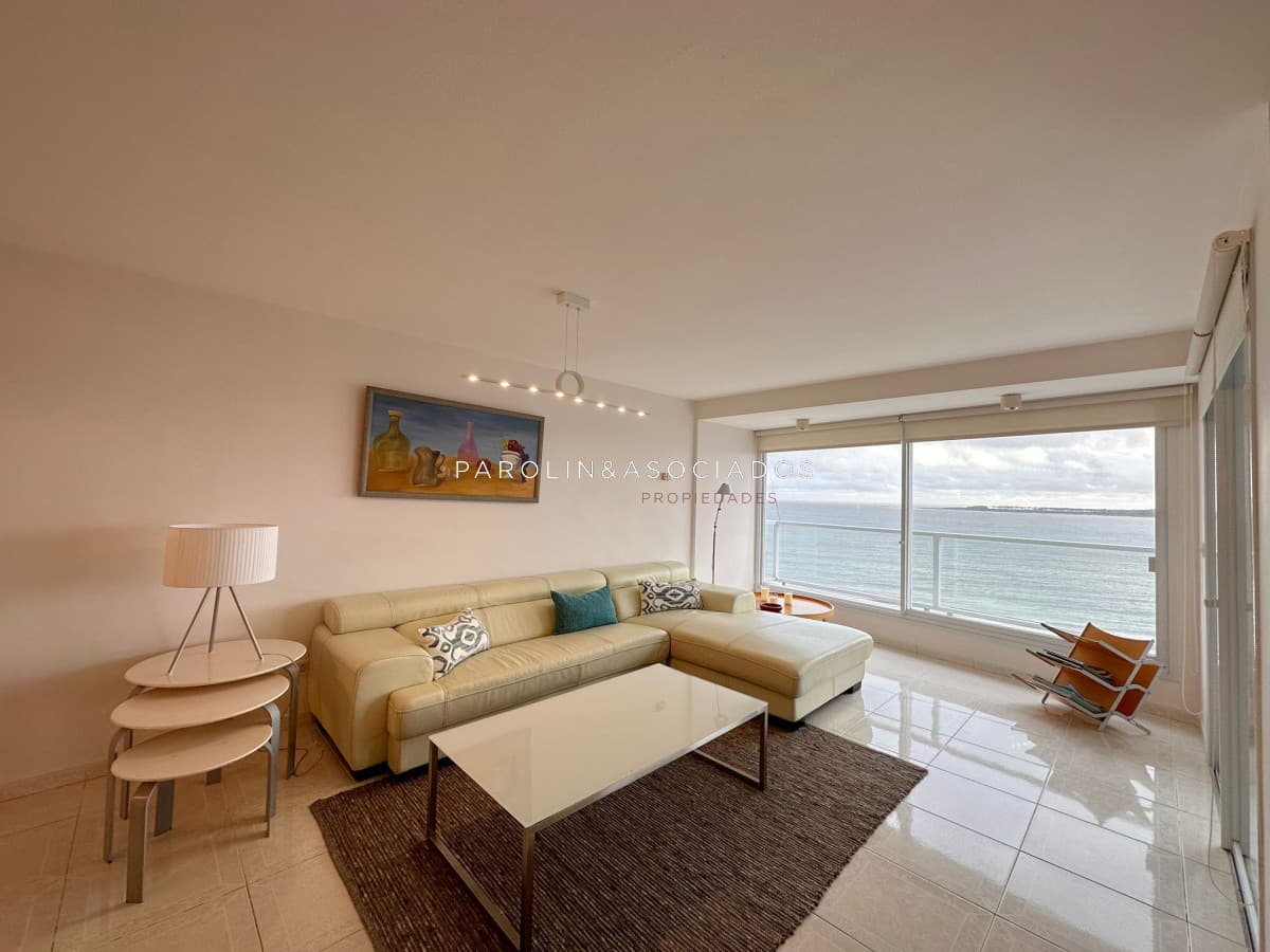 Apartamento en venta de 3 dormitorios en Beverly Tower, Punta del Este.