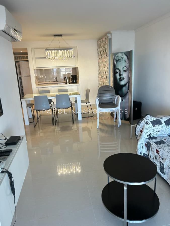 Apartamento en venta de 2 dormitorios en Miami Boulevard, Punta del Este.
