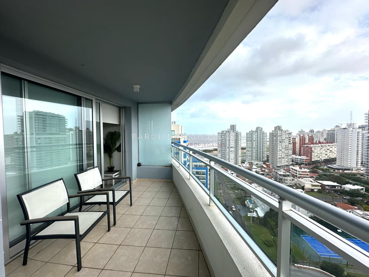 Apartamento en venta de 3 dormitorios en Forest Tower II, Punta del Este