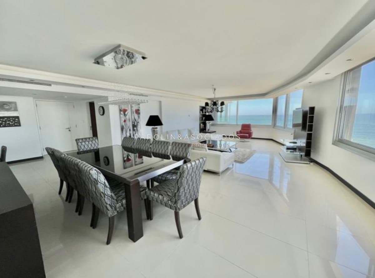 Apartamento en venta de 3 dormitorios en Tiburón III, Punta del Este