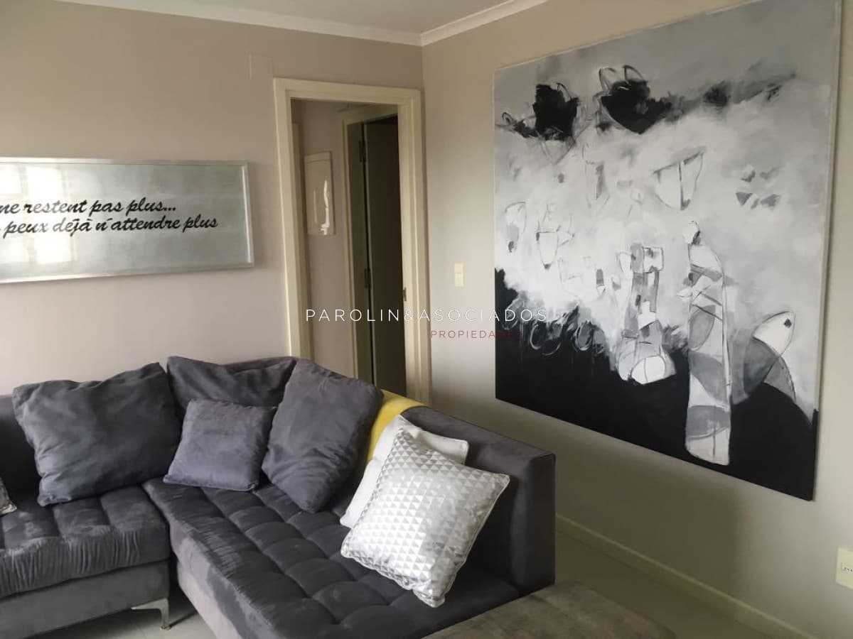 Apartamento en venta de 2 dormitorios en Ocean Drive, Punta del Este.