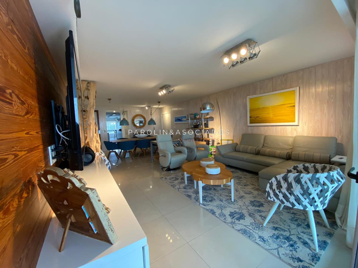 Apartamento en venta de 3 dormitorios en Terrazas de Villa Brava, Punta del Este.