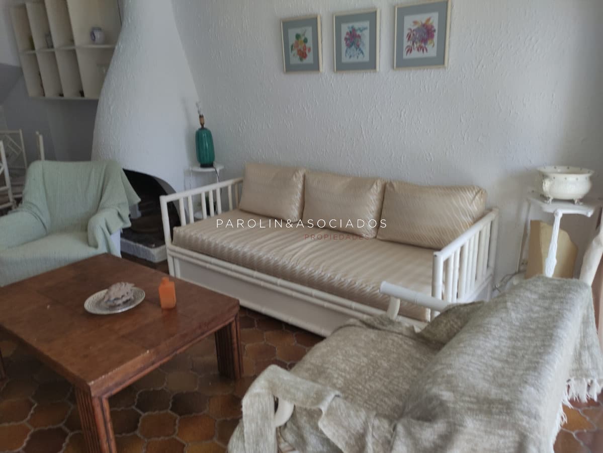Duplex de 2 Dormitorios en Venta en Playa Mansa, Punta del Este