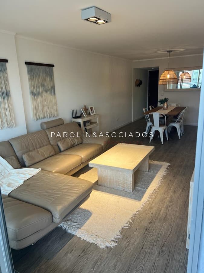 Apartamento de 3 dormitorios en edificio Forest Tower II, Punta del Este.