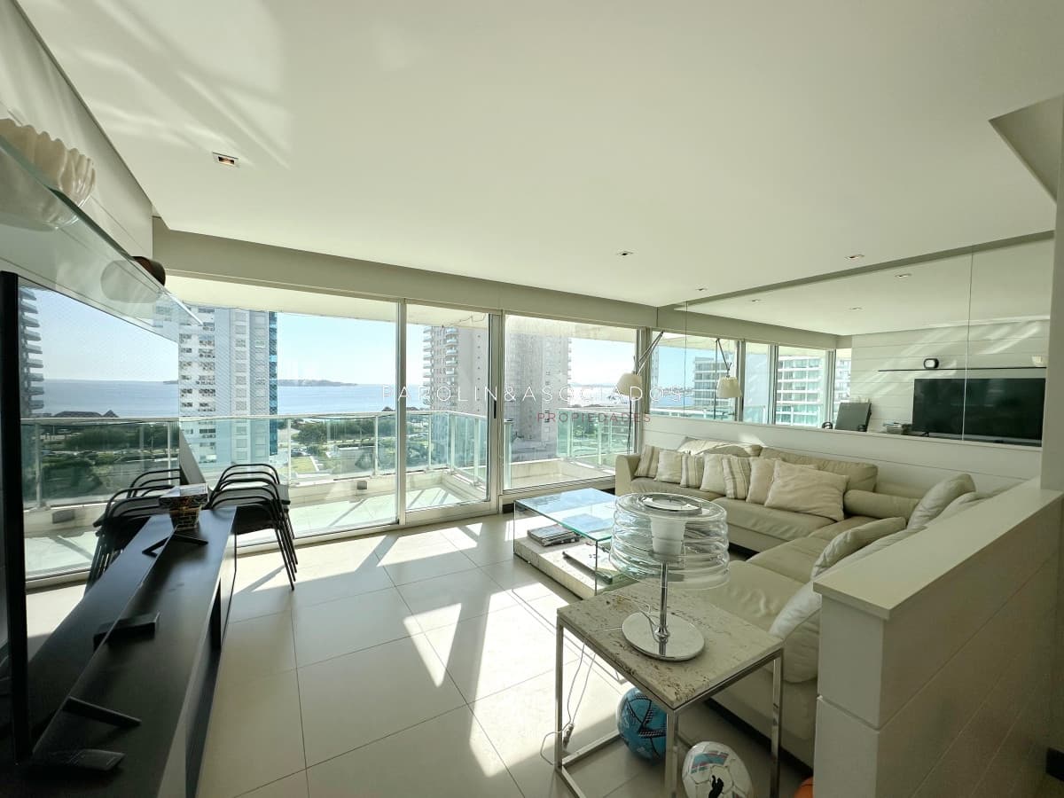 Apartamento en venta  de 3 dormitorios en suite en edificio Gala Tower, Punta del Este.
