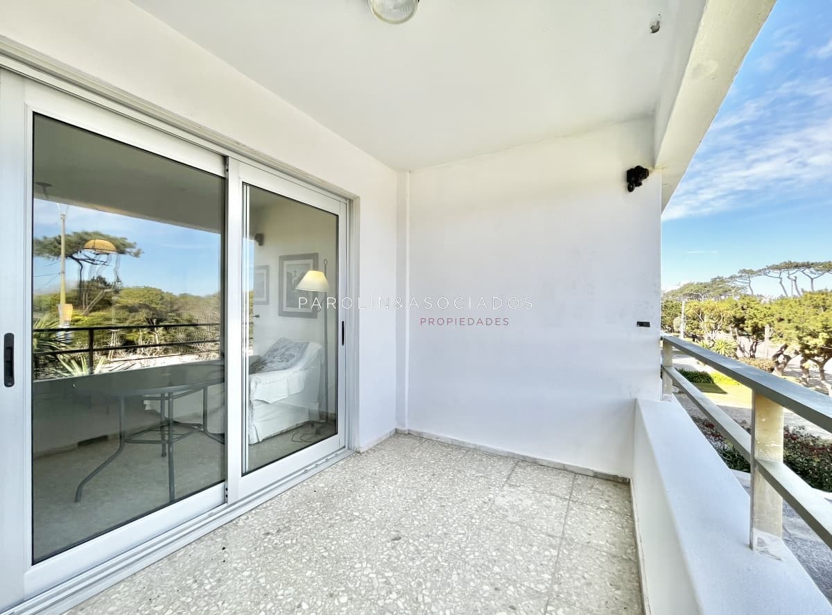 Departamento en Alquiler Temporario de 2 Dormitorios en Mansa, Punta del Este