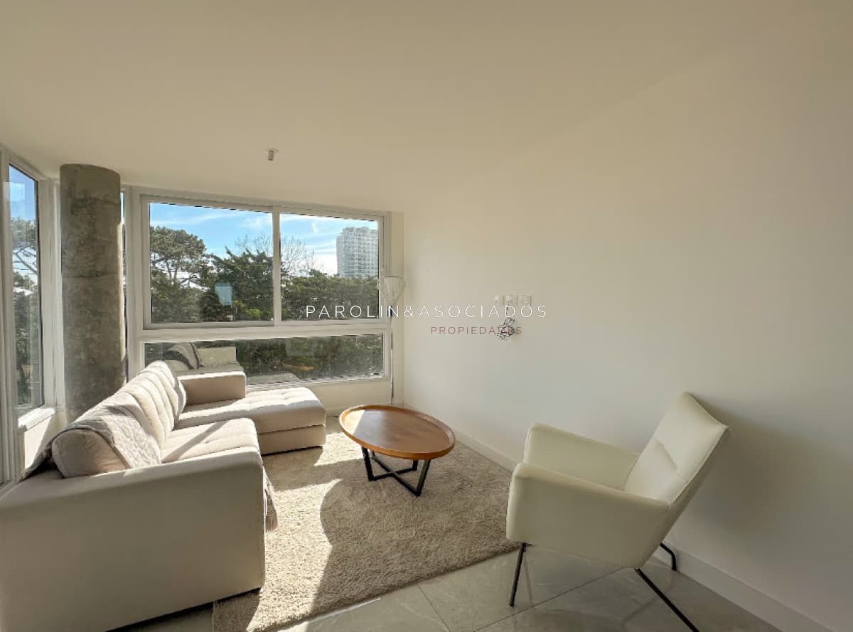 Departamento en Venta de 3 Dormitorios en edificio View ll, Punta del Este