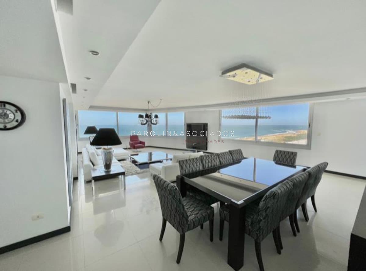 Apartamento en venta de 3 dormitorios en Tiburón III, Punta del Este