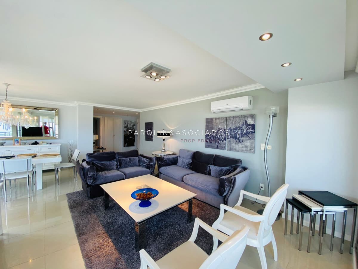 Apartamento en venta de 4 dormitorios en Torre Imperiale, Punta del Este.