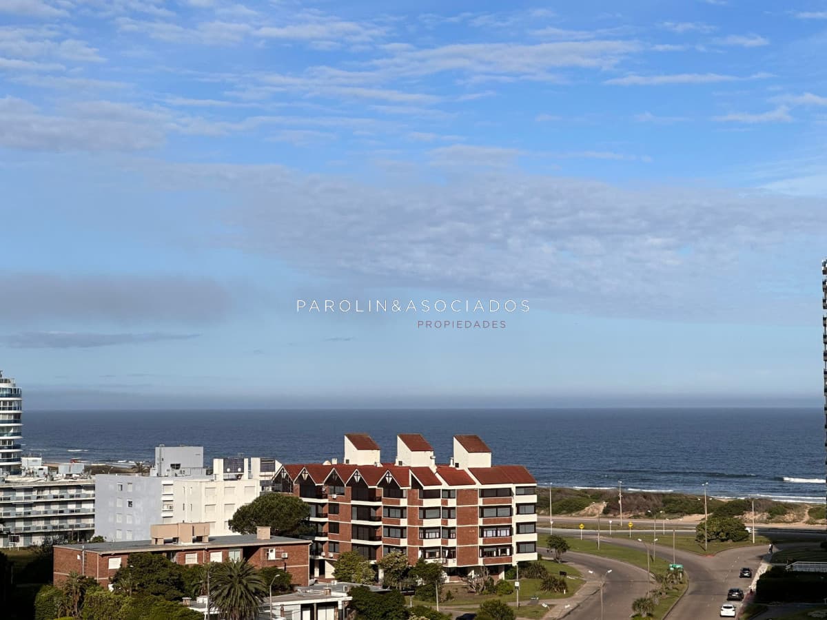 Apartamento de 3 dormitorios en venta en Edificio Forest Tower 2, Punta del Este.