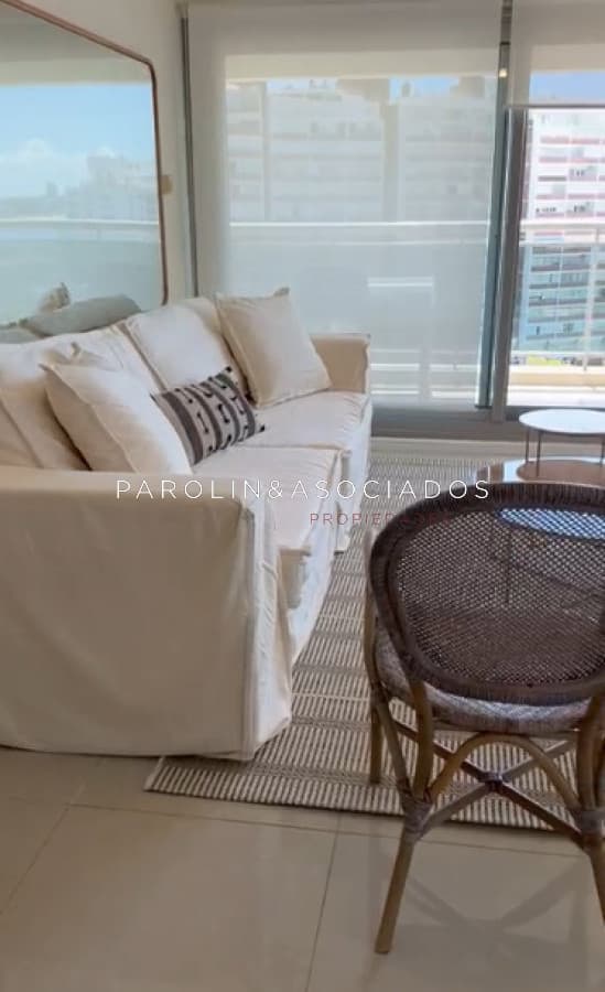 Apartamento en venta en edificio Imperiale de 2 dormitorios en suite, Punta del Este.