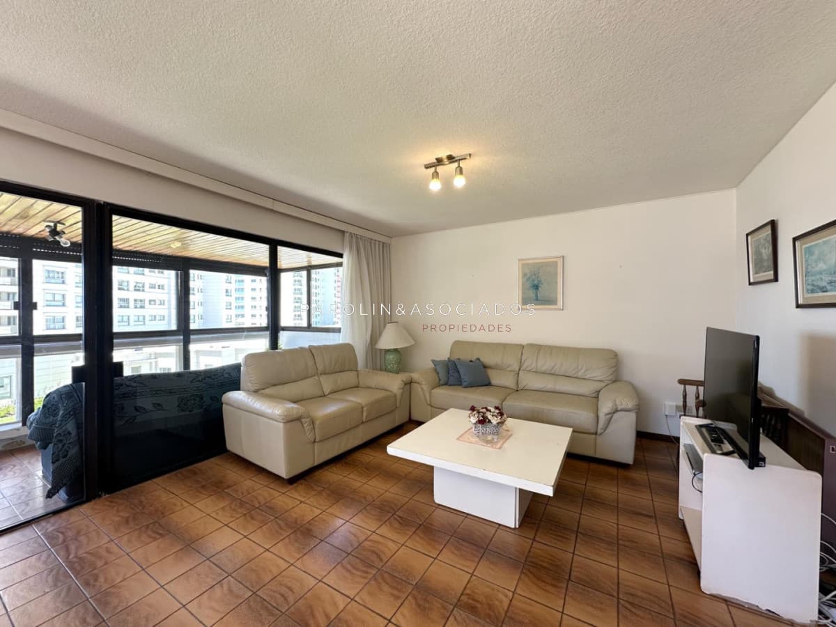 Apartamento en Parquemar Center de 3 Dormitorios en ALQUILER, Punta del este