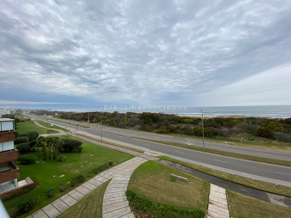 Apartamento en venta de 3 dormitorios en Terrazas de Villa Brava, Punta del Este.
