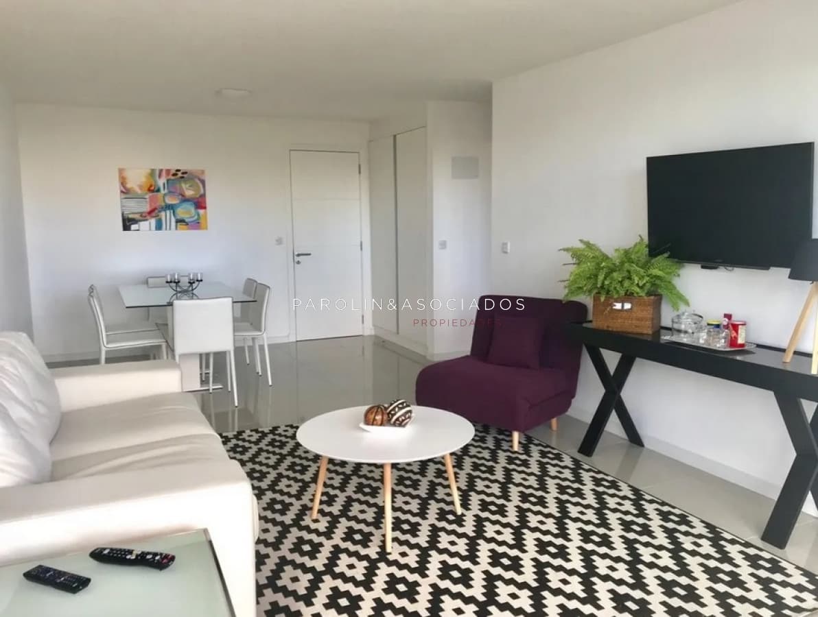 Apartamento de 2 dormitorios en Torre One, Punta del Este.