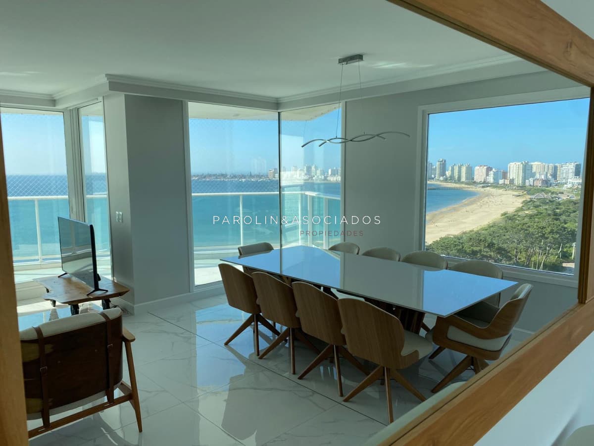 Paramount De 4 Dormitorios En Suites en Venta, Punta del Este