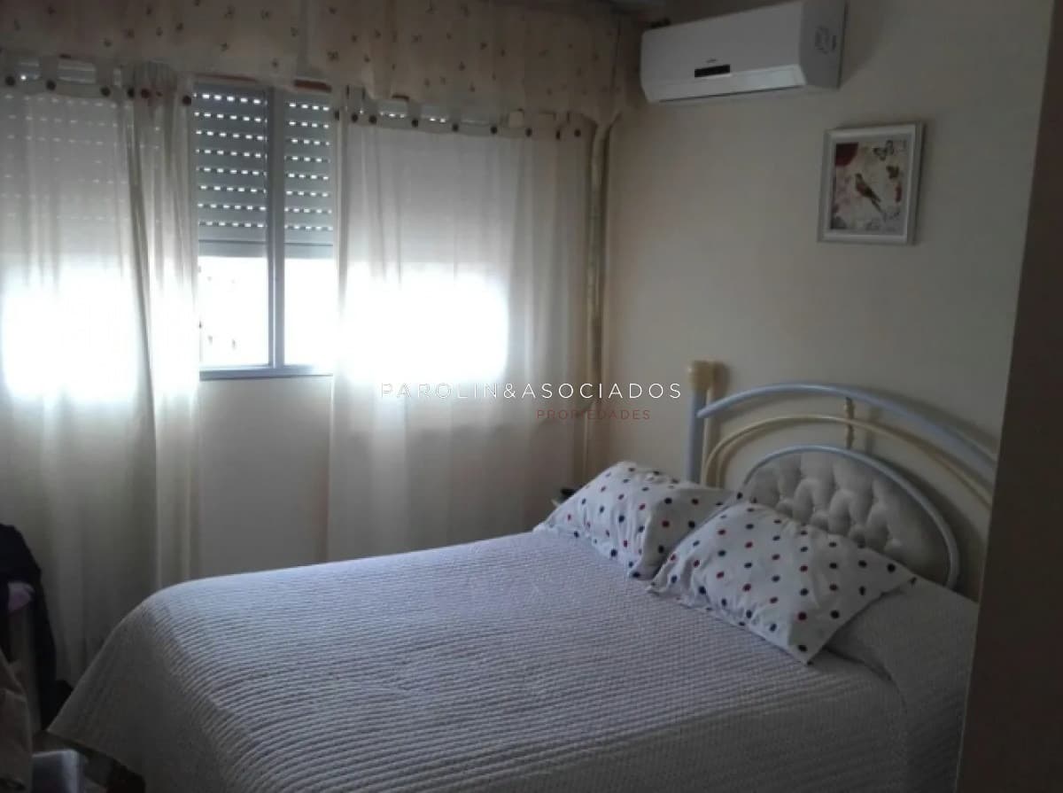 Apartamento en venta de 2 dormitorios en Punta del Este.