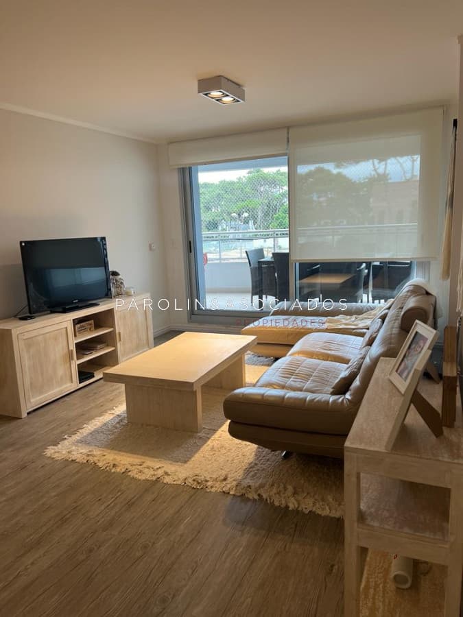 Apartamento de 3 dormitorios en edificio Forest Tower II, Punta del Este.