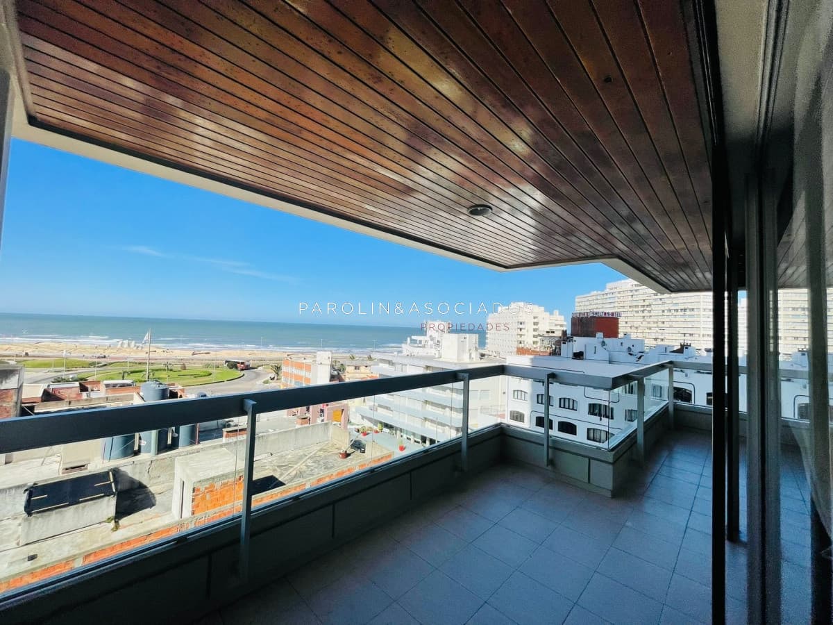 Apartamento en venta de 3 dormitorios en Torreon, Punta del Este.