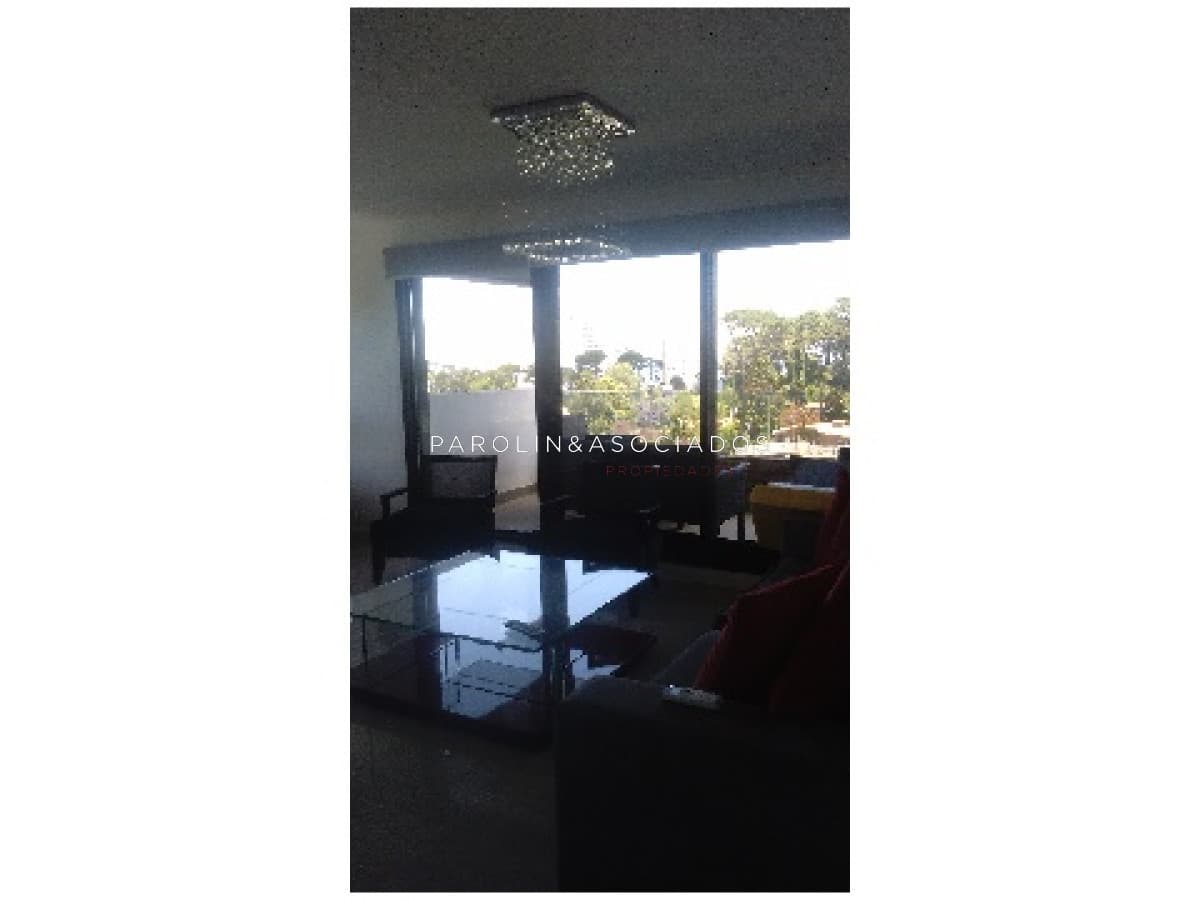 Apartamento en venta de 2 dormitorios en Tiziano, Punta del Este.