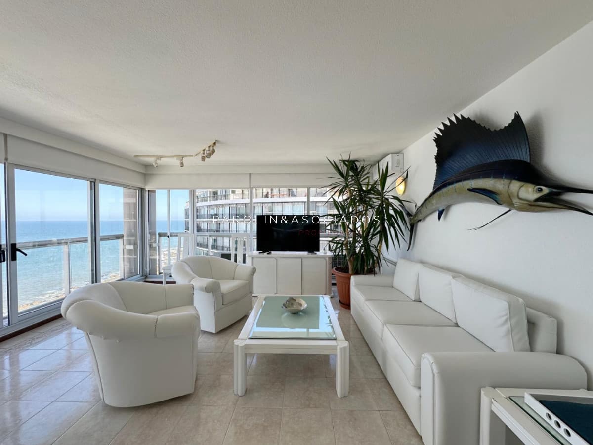 Departamento en venta de 3 Dormitorios en Torre Plaza, Punta del Este