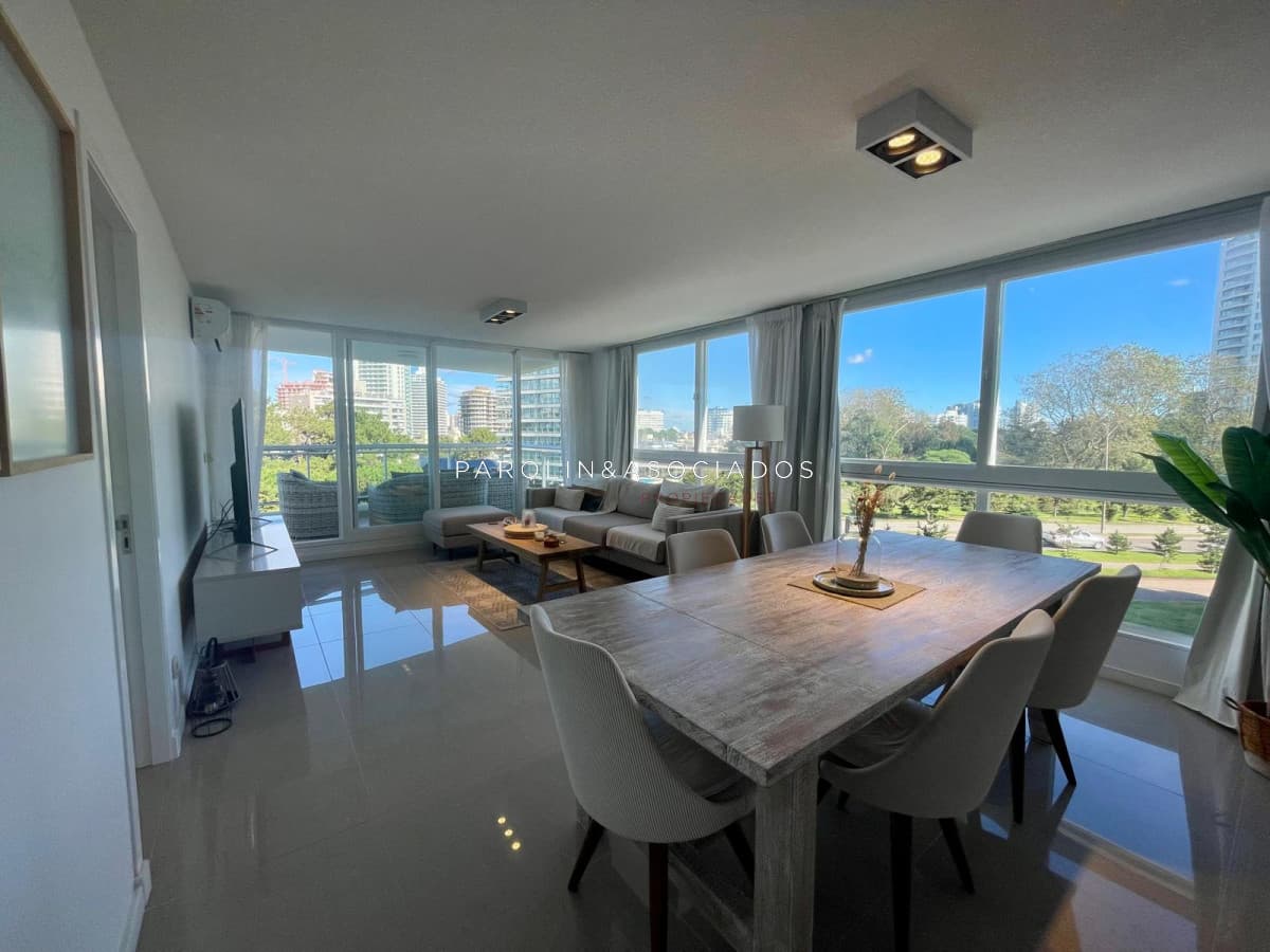 Apartamento de 1 dormitorio en venta Torre One, Brava, Punta del Este