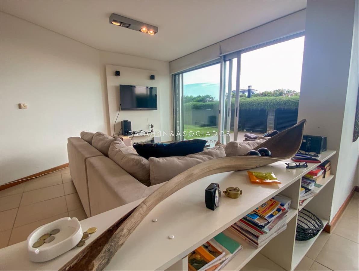 Hermoso apartamento en venta de 3 dormitorios en venta en Punta del Este.