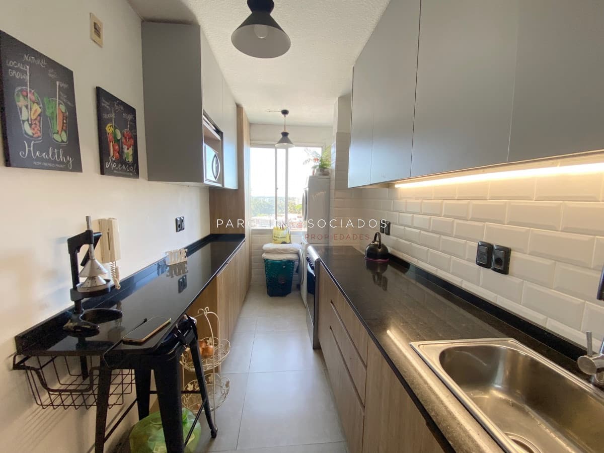 Apartamento en venta de 3 dormitorios en edificio Leblón, Punta del Este.
