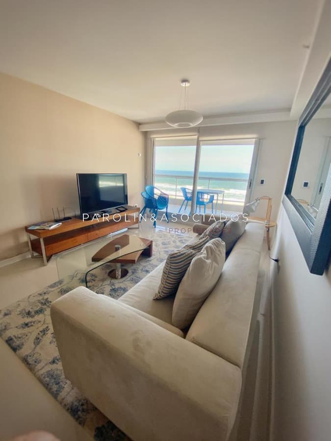 Apartamento en venta de 2 dormitorios en Look Brava Tower, Punta del Este.
