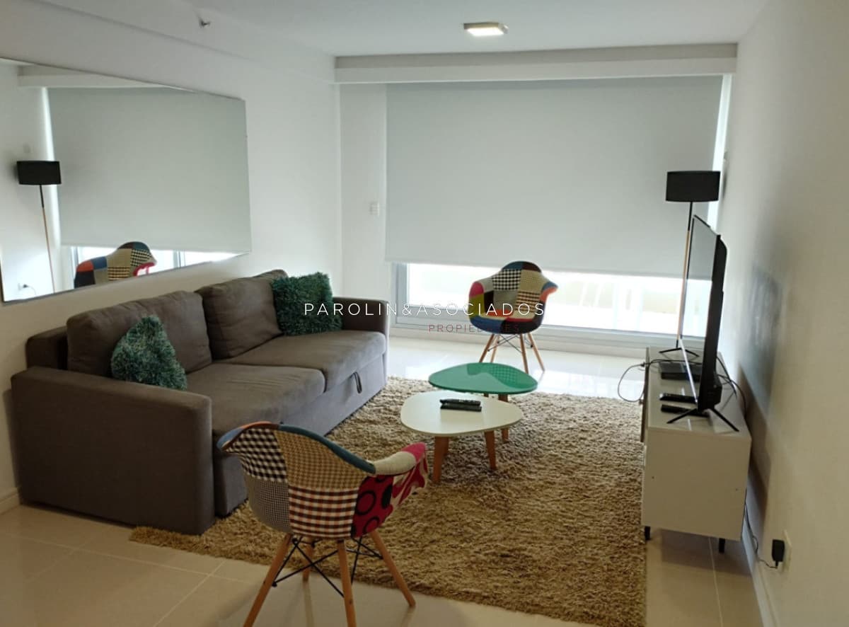 Departamento en Venta de 2 Dormitorios en Edificio Look, Punta del Este