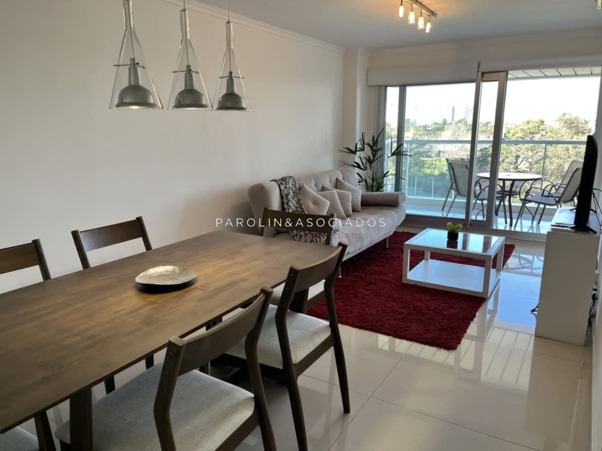 Apartamento de 2 dormitorios en venta Miami Boulevard, Punta del Este