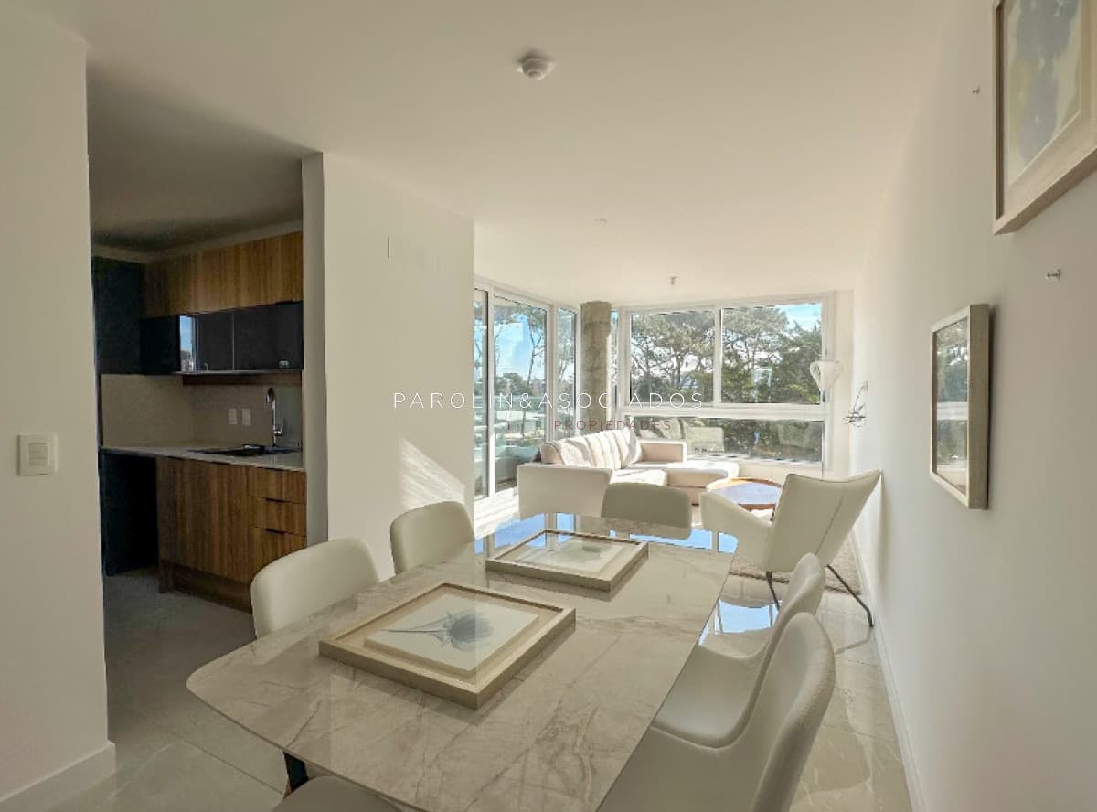 Departamento en Venta de 3 Dormitorios en edificio View ll, Punta del Este