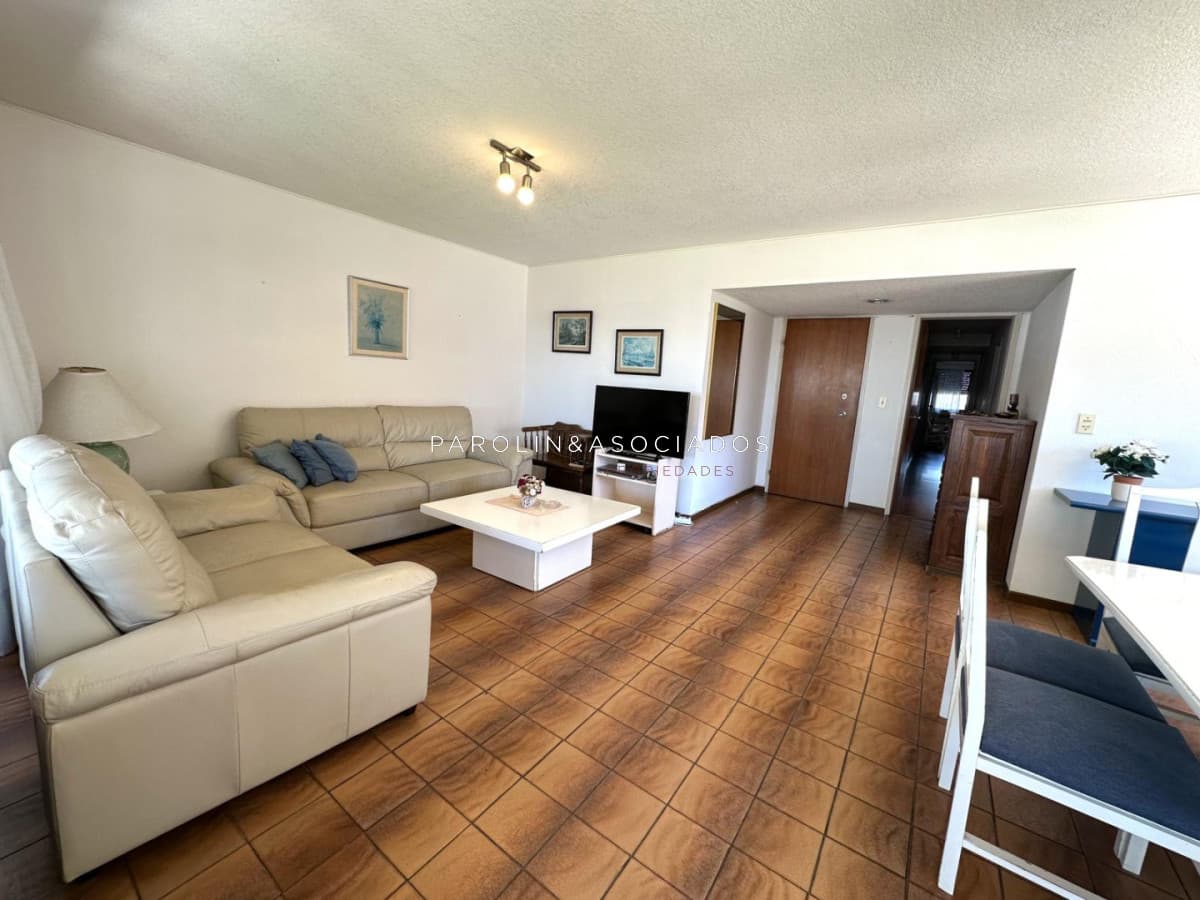 Apartamento en Parquemar Center de 3 Dormitorios en ALQUILER, Punta del este
