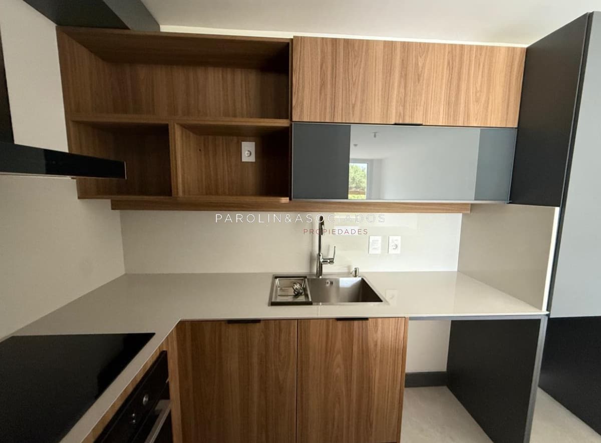 Departamento de 1 dormitorio y medio en edificio View ll, Punta del Este