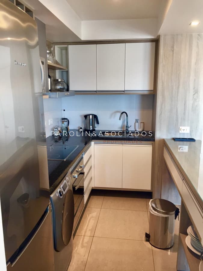 Excelente apartamento en venta de 2 dormitorios en Punta del Este.