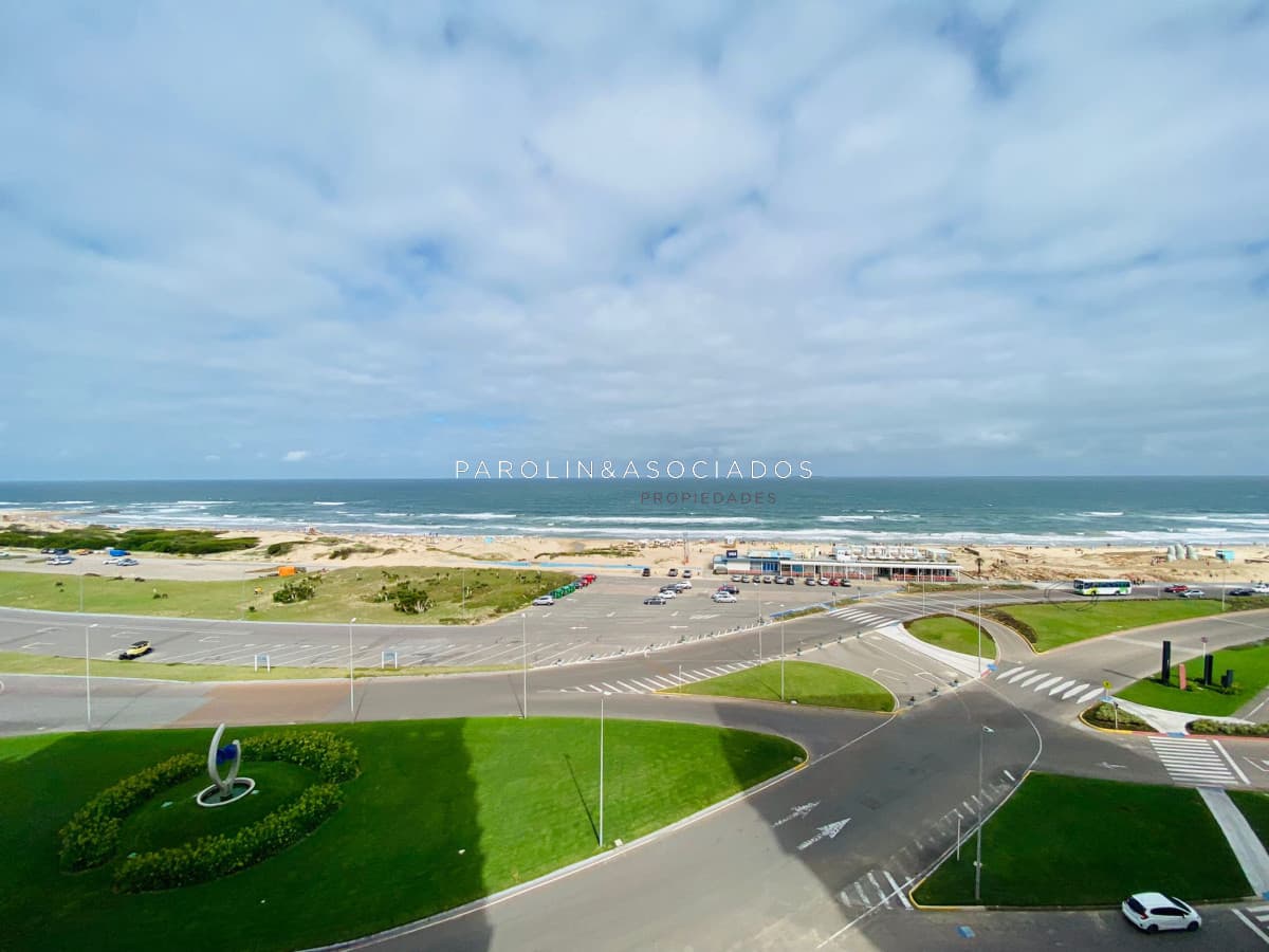 Apartamento en venta de 4 dormitorios en Torre Imperiale, Punta del Este.