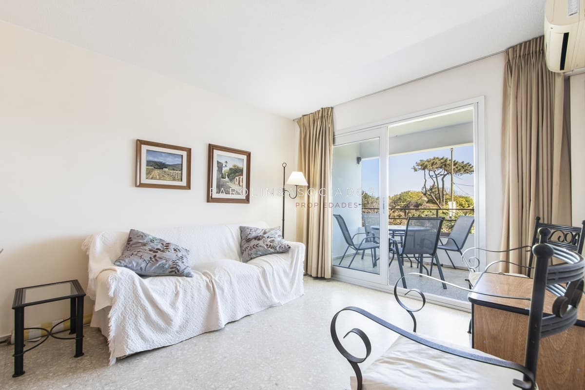 Departamento en Alquiler Temporario de 2 Dormitorios en Mansa, Punta del Este