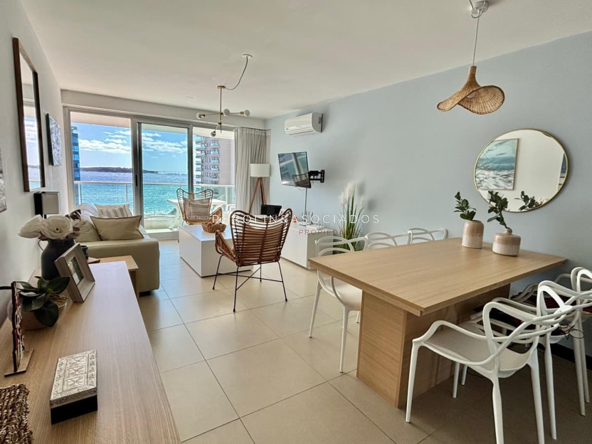 Apartamento de 2 dormitorios en edificio Gala Tower, Playa Mansa Punta del Este