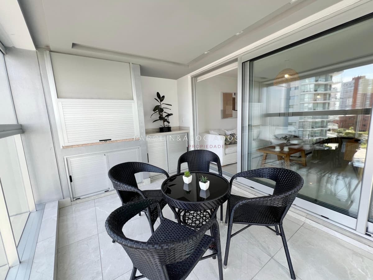 Apartamento en venta de 2 dormitorios en Miami Boulevard ll, Punta del Este.