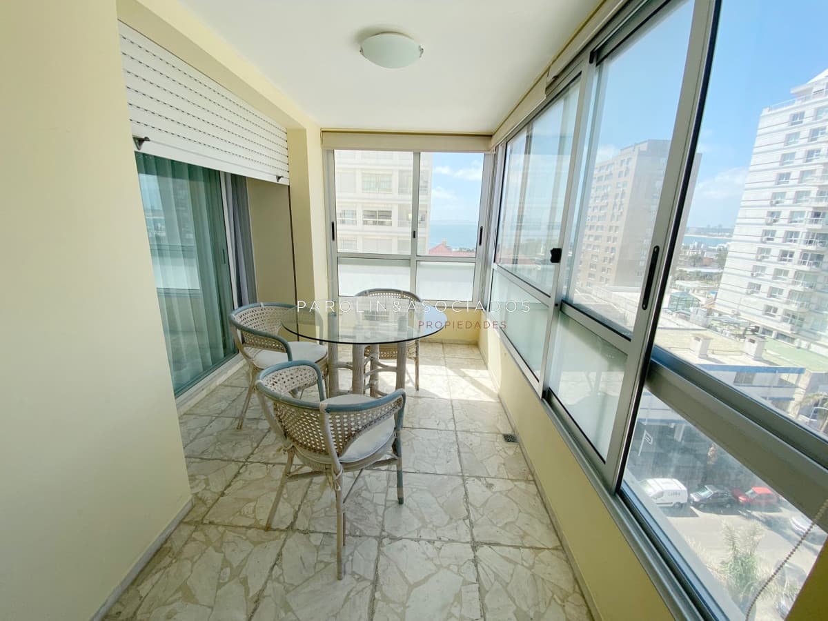 Apartamento en venta de 2 dormitorios en Península de Punta del Este.