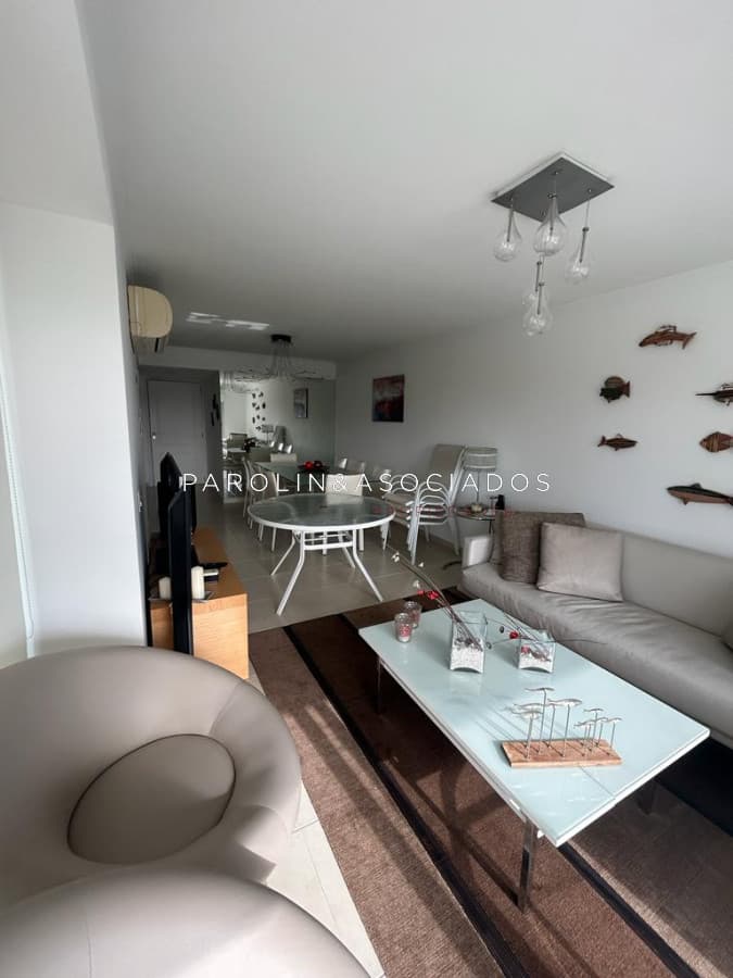 Apartamento en venta de 2 dormitorios en Art Boulevard, Punta del Este.