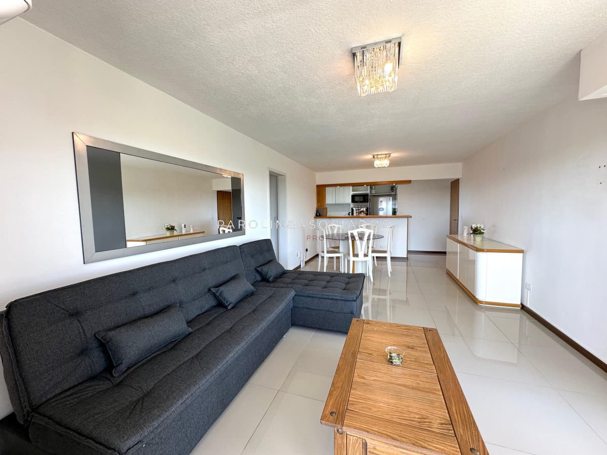 Apartamento en venta de 2 dormitorios en edificio Parquemar Bosque, Roosevelt Punta del Este.