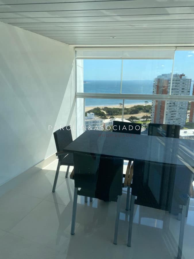 Apartamento en venta de 2 dormitorios en Miami Boulevard, Punta del Este.