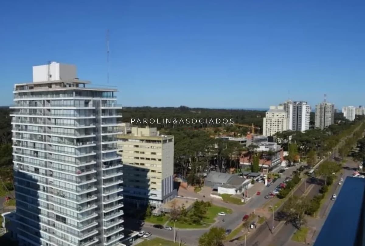 Apartamento en venta de 3 dormitorios en Torre Ibiza, Punta del Este.