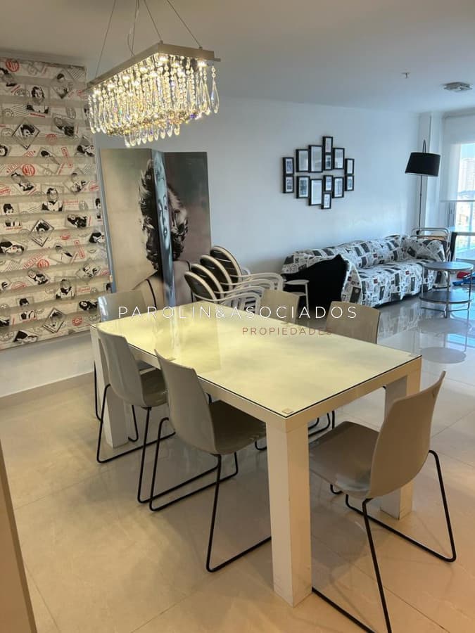 Apartamento en venta de 2 dormitorios en Miami Boulevard, Punta del Este.