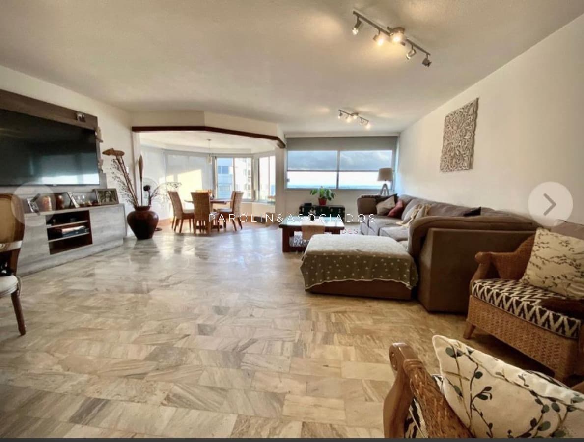 Apartamento en venta de 3 dormitorios + dependencia en Roosevelt Center, Punta del Este.