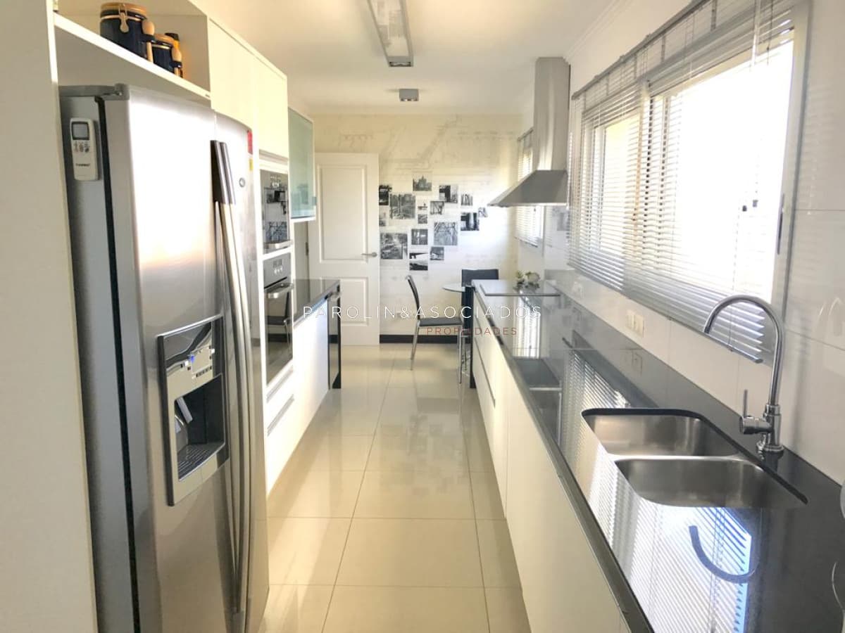 Apartamento en venta de 3 dormitorios en Torre Lobos, Punta del Este.