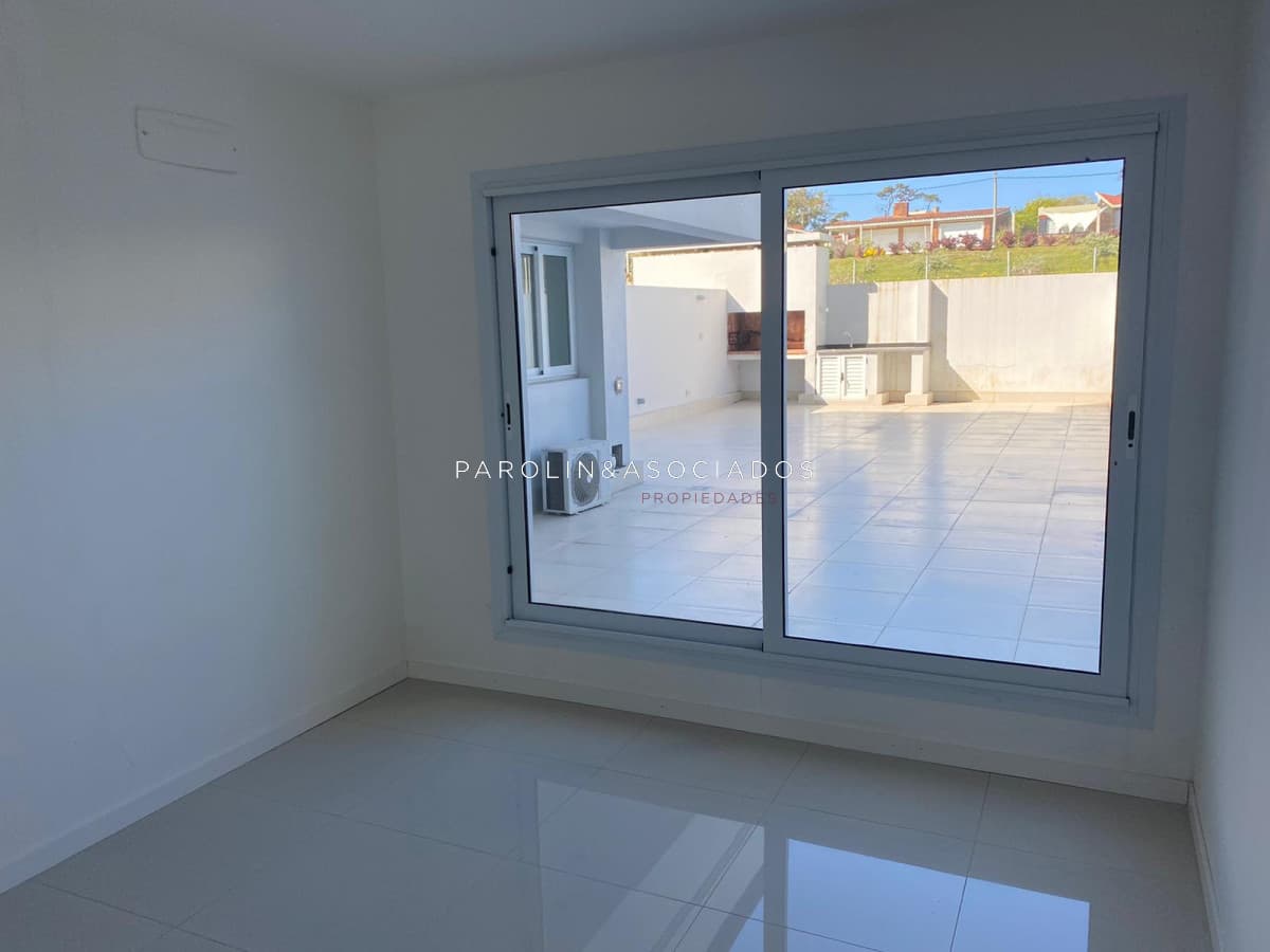 Apartamento en venta frente la mar en Punta del Este.