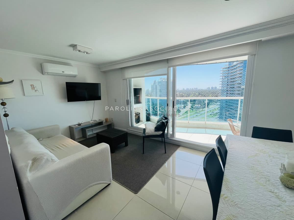 Apartamento en venta de 3 dormitorios en Casino Tower, Punta del Este